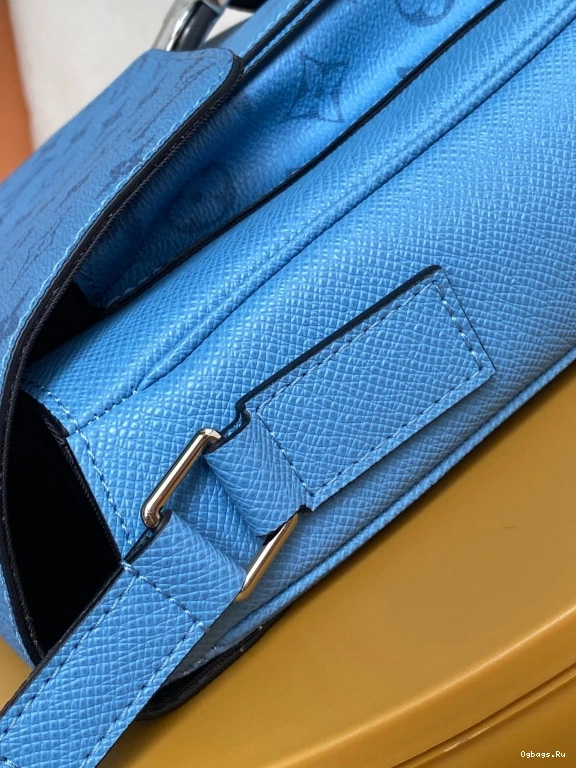 VUITTON NEW MESSENGER LOUIS 0118